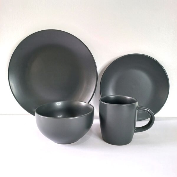 16pc Ceramic Dinner Set - Matte Black