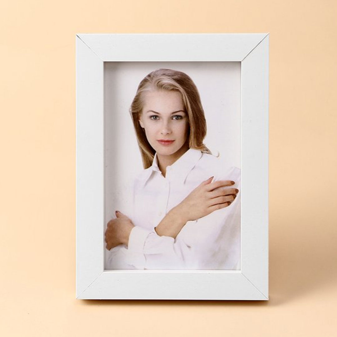 white-wooden-picture-frame