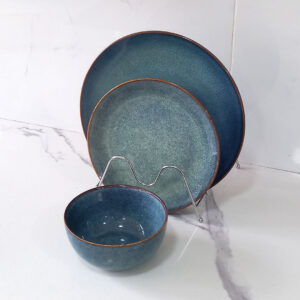 blue-reaactive-glaze-plates-and-bowl