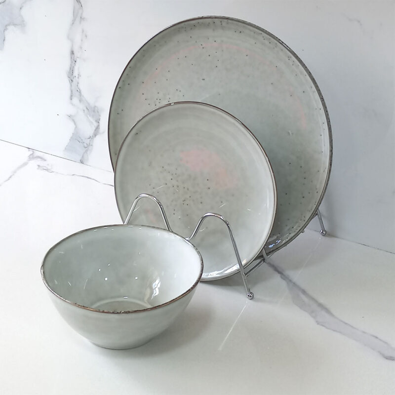 grey-speckled-ceramic-plates-and-bowl